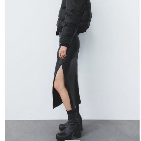 Zara Faux Leather Skirt - Picture 6 of 16